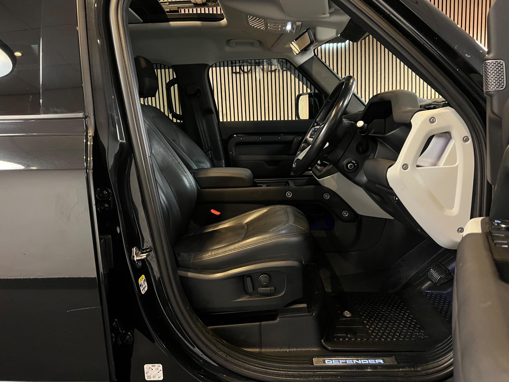 Land Rover Defender 110